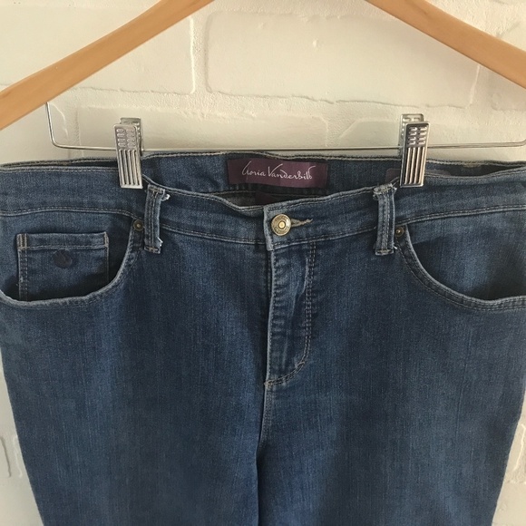 Vintage Gloria Vanderbilt Women’s Denim jeans Dark wash Straight leg Sz 8P - Picture 3 of 9